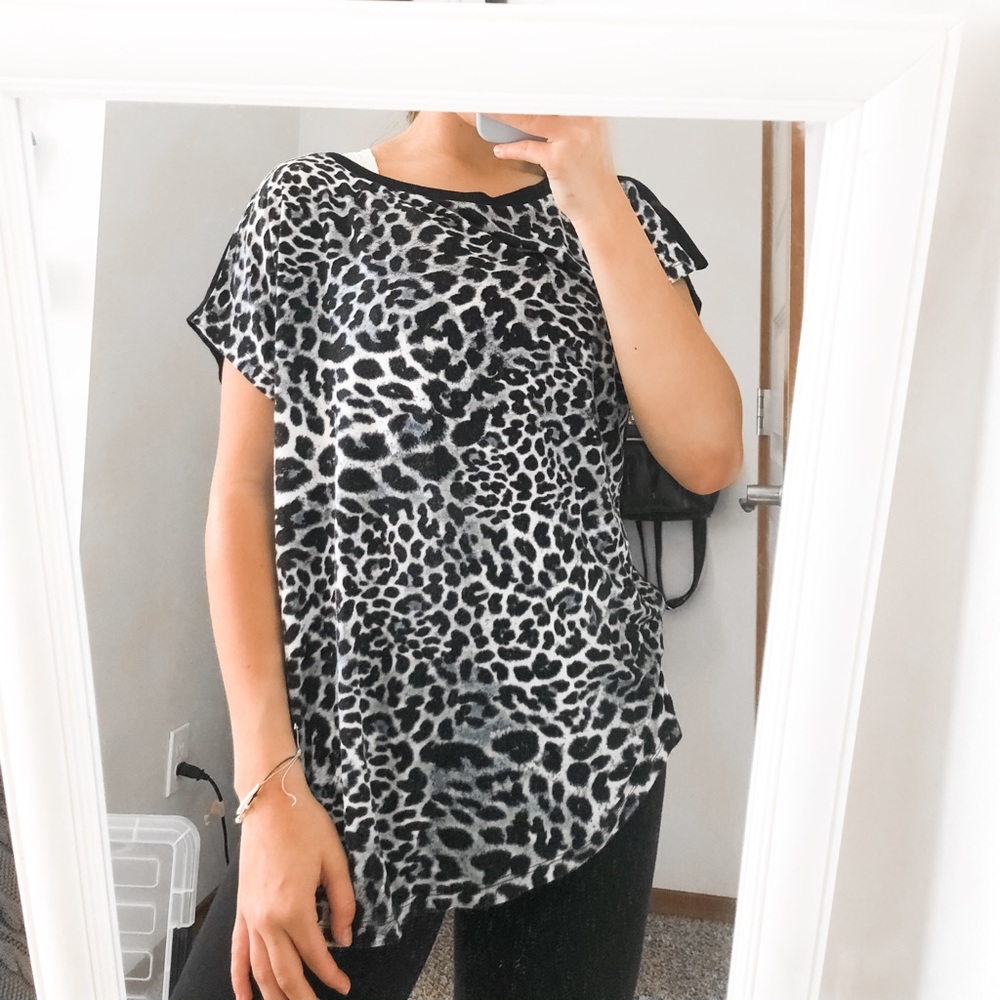 2 toned flowy tee